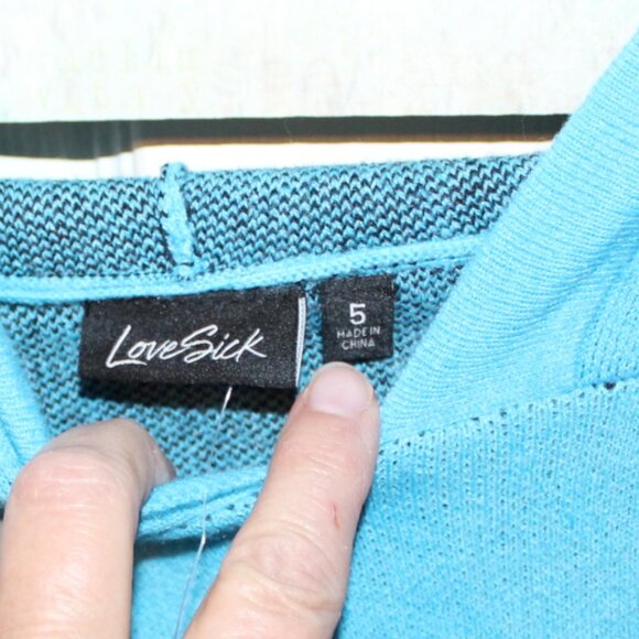 NWT Torrid LOVESICK skull hoodie sweater 5X (28W) FUN !! - Picture 4 of 9